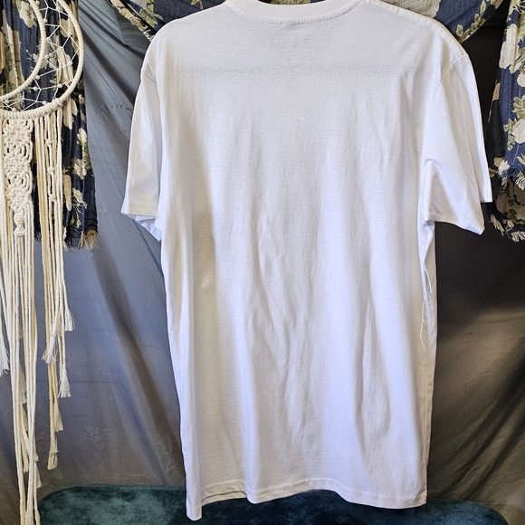 3/$25 🆕 YRN Yung Rich Nation White Logo Tee in Blue & Red size Medium - Picture 5 of 5